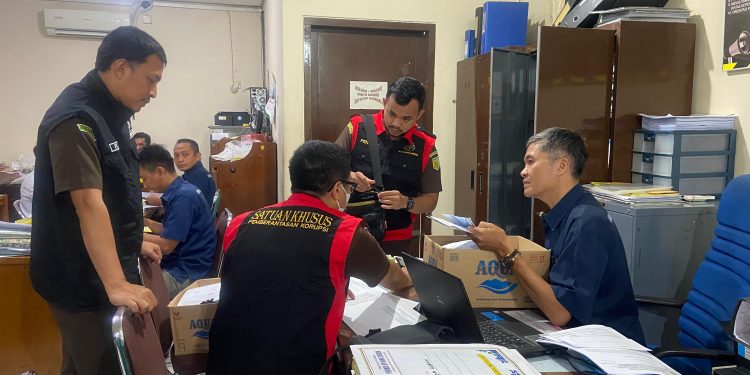 Penggeledahan Kantor BPR Bank Cirebon: Kejari Kota Cirebon Usut Dugaan Korupsi Dana Nasabah
