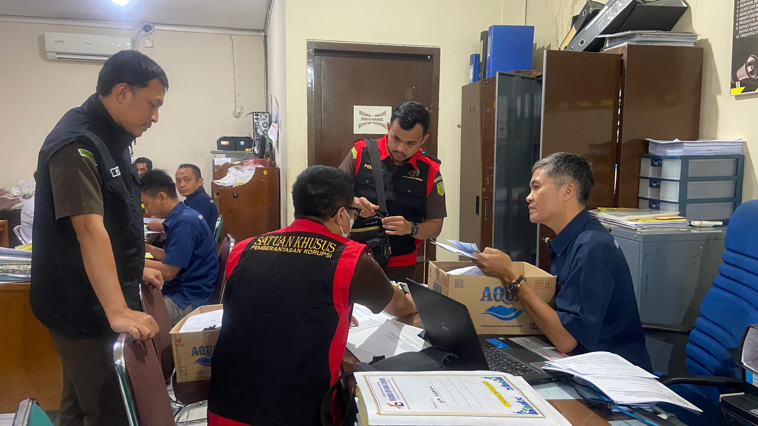 Penggeledahan Kantor BPR Bank Cirebon: Kejari Kota Cirebon Usut Dugaan  Korupsi Dana Nasabah – Harian Pelita News