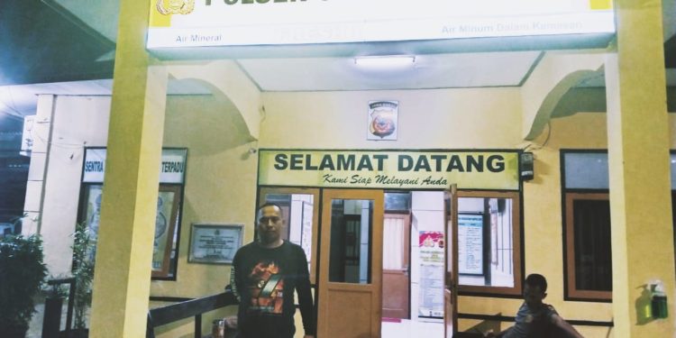 Acungkan Celurit, Pemuda Asal Desa Karangtengah Ancam Pemborong Kabel