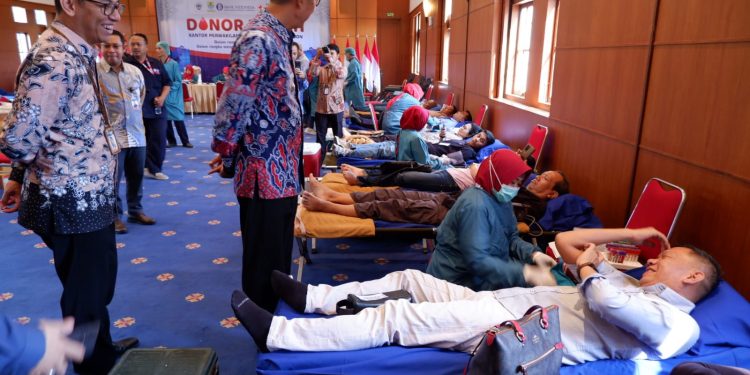 Peringati HUT ke – 71 dan Harjad Cirebon Ke – 597, Bank Indonesia Cirebon Gelar Donor Darah 