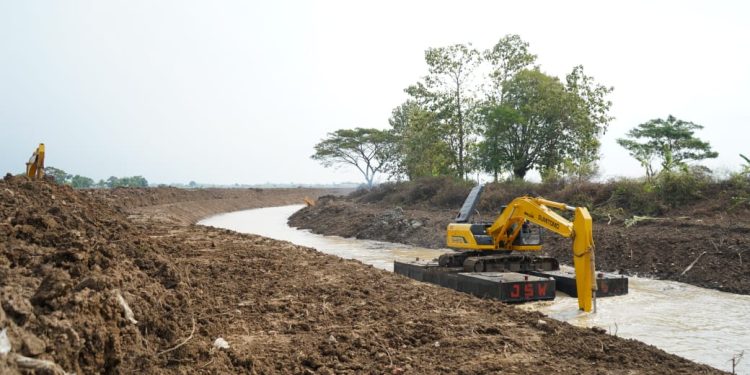 Hindari Gagal Tanam, Bupati Nina Agustina Pastikan Irigasi Masuk Ke Sawah Petani