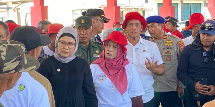 Bupati , HJ, Nina , Peringati Hari Laut sedunia .