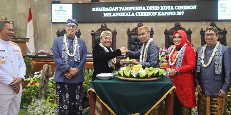 Rapat Paripurna Hari Jadi Cirebon ke-597: Pelaksanaan Penuh Bahasa Halus dan Prestasi Kota