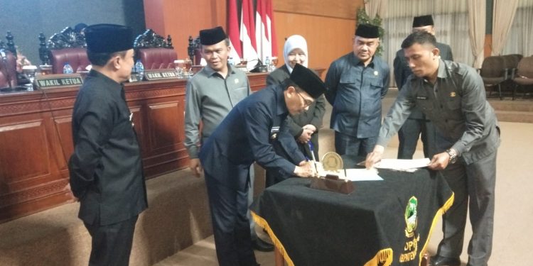 Terungkap Dalam Rapat Paripurna DPRD Kuningan Kelemahan Beberapa SKPD Yang Harus Di Perbaiki