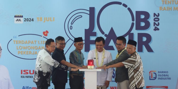 Langkah Strategis Kurangi Pengangguran, Pemda Kabupaten Cirebon Buka 1.139 Lowongan Kerja