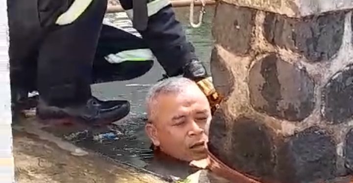 Air Jernih Tiba Tiba Muncul Di Jalan Siliwangi, Damkar Kuningan Bertindak