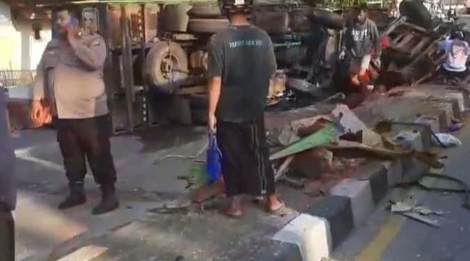 Crew Sandiwara Alami Kecelakaan di Pantura Indramayu, 1 MD dan 6 Luka Berat
