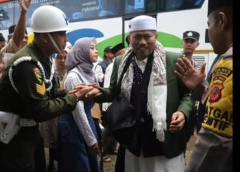 Pemkab Kuningan Sambut Kedatangan 155 Dari 156 Jemaah Haji Asal Kuningan Di Bandara Kerta Jati Majalengka