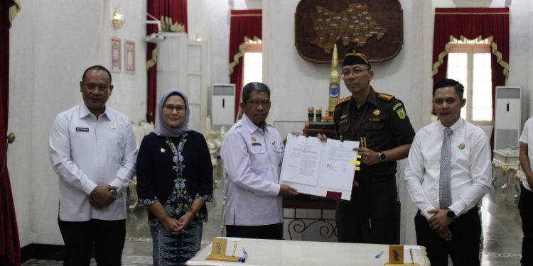 Kejari Teken MoU dengan Seluruh SKPD di Kabupaten Indramayu