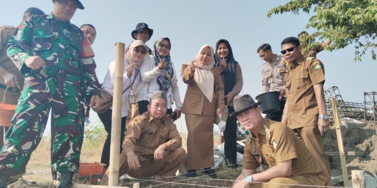 Bupati Indramayu dan Kementerian Pertanian RI Bangun Irigasi Pompa Air