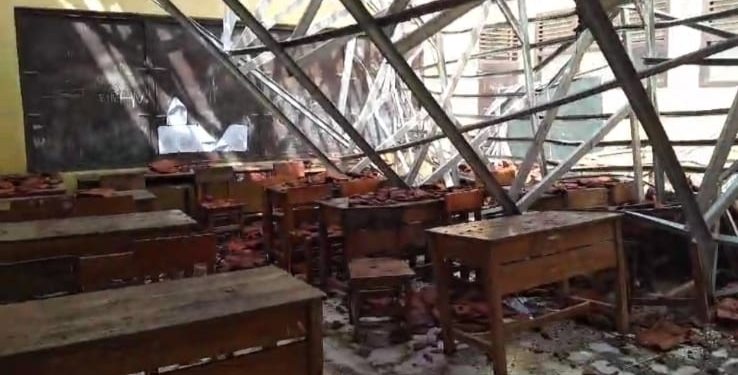 Diduga Dampak Curah Hujan Tinggi, Ruangan SD di Indramayu Ambruk