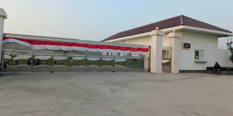 Diduga Tak Miliki Ijin, Gus ahong Tokoh Masyarakat Cirebon Timur Minta Pj Bupati Cirebon Tutup PT Chinli 2 Internasional Footwear Material Indonesia