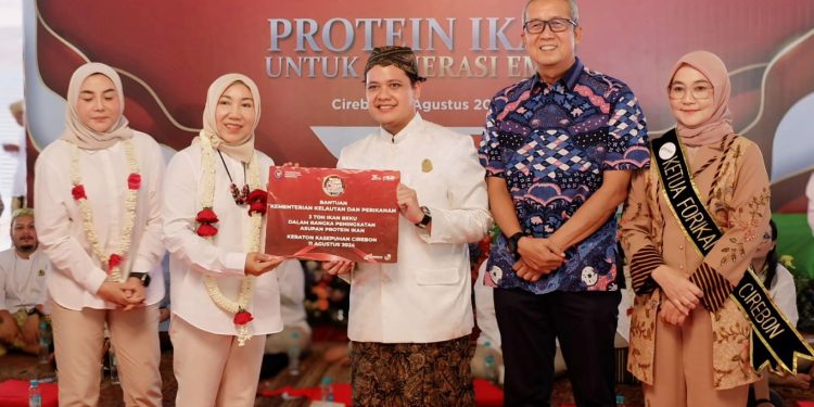 Pj Wali Kota Cirebon Hadiri Acara Gemarikan, Dorong Konsumsi Ikan dan Penguatan Ekonomi Lokal