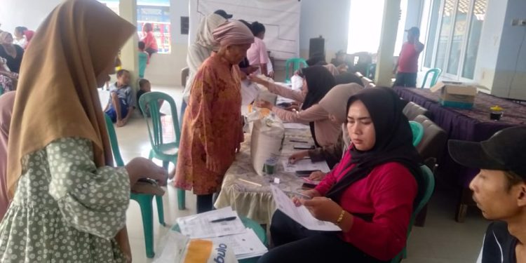 Bantuan Pangan Beras Tahap III 2024 Kembali Disalurkan di Desa Bayalangu Kidul