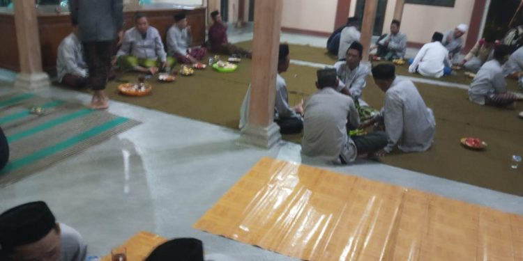 Pemdes Pasuruan Peringati Kemerdekaan Republik Indonesia ke 79 Dengan Berdoa Bersama Dan Adakan Perlombaan Bola U 12
