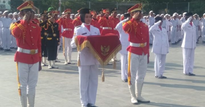Upacara HUT RI Ke-79 Tahun 2024 Disentralkan di SMKN1 Jamblang
