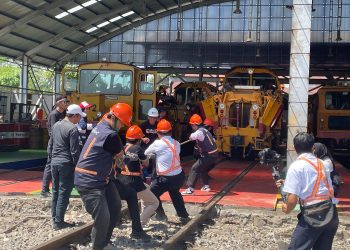 Balai Yasa Mekanik Cirebon Prujakan Gelar Lomba Tarik Mesin Perawatan Jalan Rel dalam Merayakan HUT RI ke-79