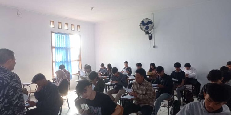 Ribuan Camaba Uniku Dari Luar Jawa Ikuti Tes Seleksi gelombang II, Di Kampus FEB Universitas Kuningan