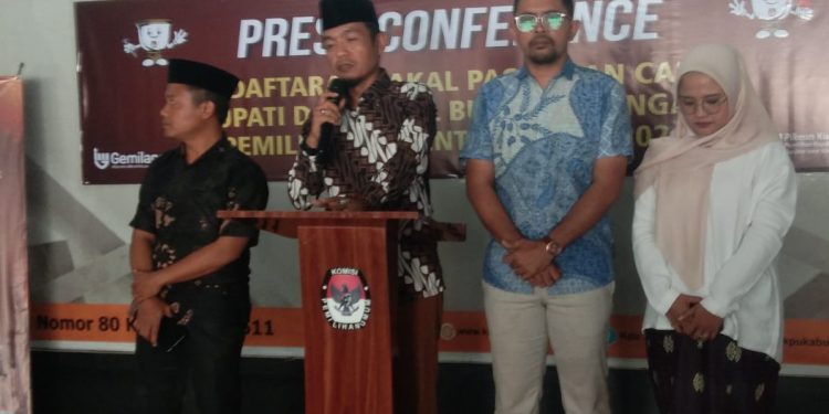 KPU Kuningan Baru Terima Dua Pendaftar Paslon Bacabup Dalam Pilkada 2024-2029 Di Hari Pertama Pembukaan