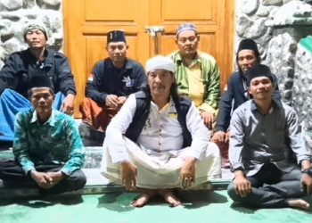 Hayu Ziarah Di Makam Makbroh Wali Losari Ki Mertasara Desa Mulyasari 