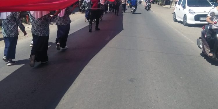 Ratusan Ribu Orang Memadati Sepanjang Dan aan Apel Kebangsaan Dari Alun Alun Kecamatan Ciledug Sampai Desa Cilengkrang