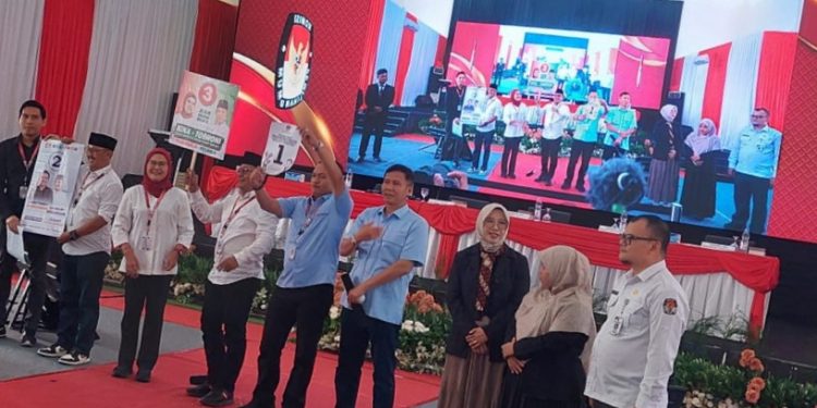 KPU Indramayu Tetapkan Nomor Urut Paslon Pilkada 2024