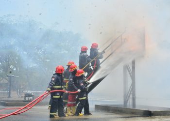 Perkuat Tim Pemadam Kebakaran, Kilang Balongan Sertifikasi Pekerja dan Mitra Kerja
