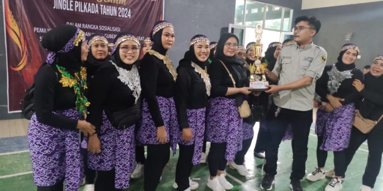 Kelompok Senam Kembang Kilaras Juara 1 