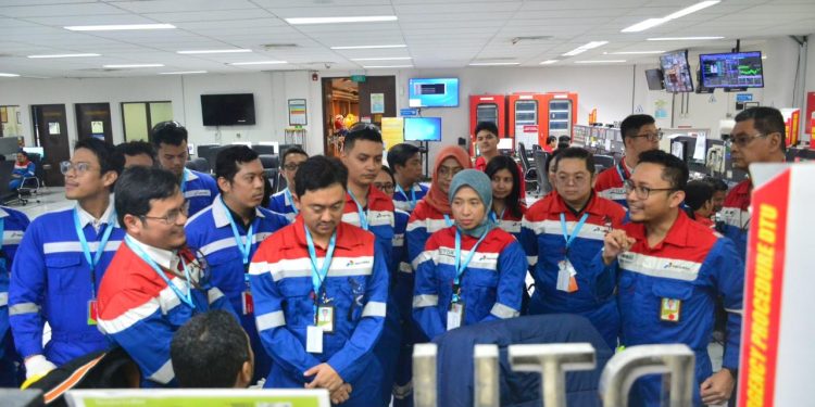 Gali Lebih Dalam Potensi Pengembangan, Tim Investasi Pertamina Kunjungi Kilang Balongan 