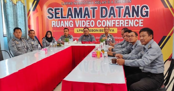 Kalapas dan Pejabat Struktural Ikuti Sosialisasi Aplikasi e-SOP Kementerian Hukum dan HAM Secara Hybrid.