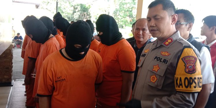 Satnarkoba Polres Indramayu Ciduk 17 Pengedar OKT, Polisi Sita 331.375 Butir 