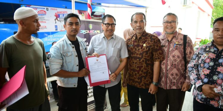 Pjs. Bupati Indramayu Tinjau Layanan Kolaborasi Rebo Keliling di Kecamatan Sindang