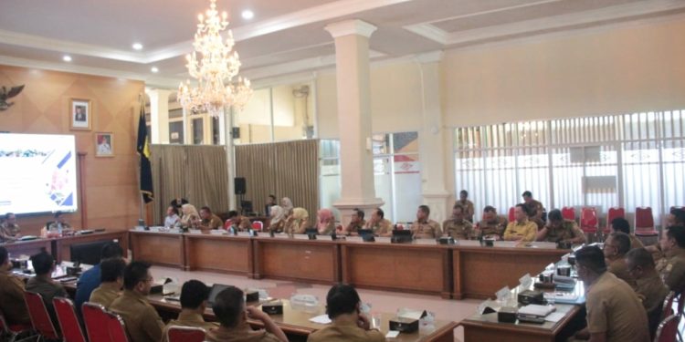 Pj Bupati Cirebon Pimpin Rapat Pimpinan untuk Optimalisasi APBD dan Penanganan Stunting