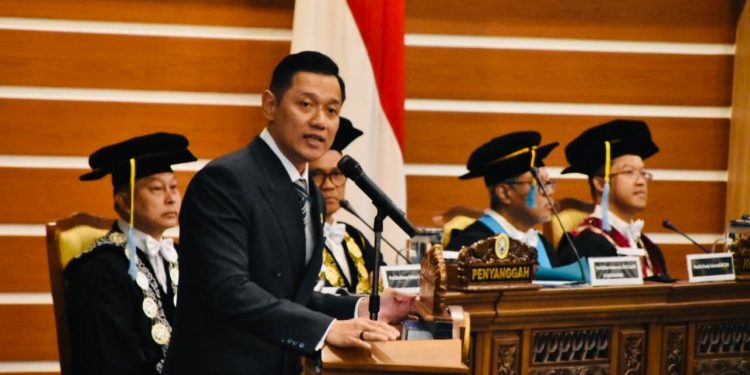 AHY Raih Gelar Doktor: Memadukan Politik dan Akademis untuk Indonesia Emas 2045