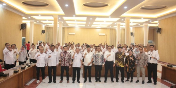 Pj Bupati Cirebon Tegaskan Komitmen pada Pemerintahan Bersih dan Transparan