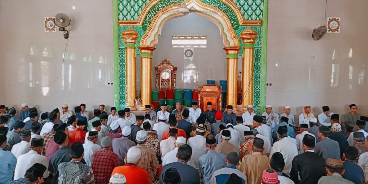 Membludak, Masyarakat Desa Cipeujeuh Kulon Antusias Meriahkan Peringatan Maulid Nabi Muhammad SAW 1446 H