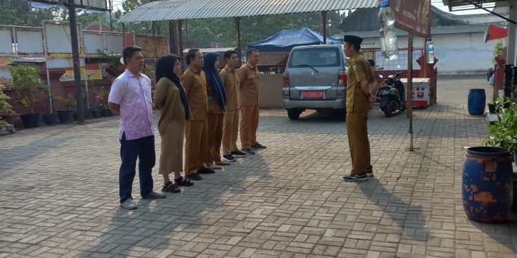 Pemdes Trusmi Wetan Tingkat Disiplin Perangkat Desa Melalui Apel Pagi 