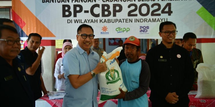 Kerja Sama Bulog Dengan  DKPP Jawa Barat Distribusikan Bantuan Pangan