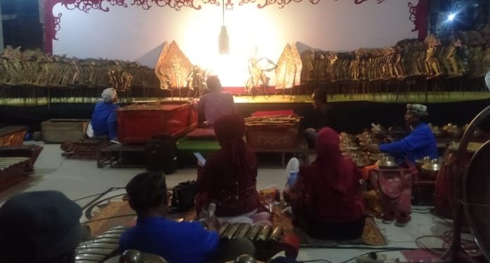 Pertunjukan Seni Wayang Kulit Semarakan Acara Sedekah Bumi Desa Pekantingan
