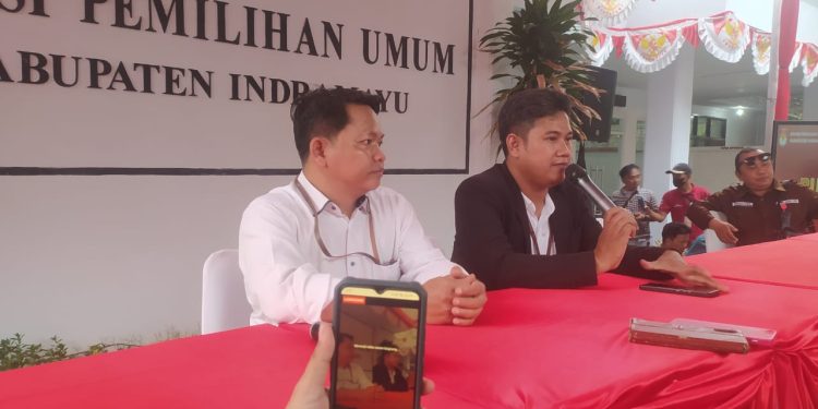 KPU Indramayu Umumkan LPSDK Tiga Paslon Pilkada 2024