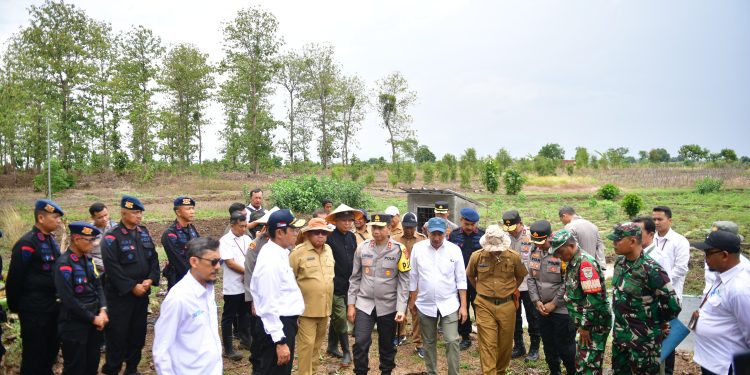 Kapolda Jabar Tinjau Lokasi Lahan Ketahanan Pangan di Kabupaten Indramayu