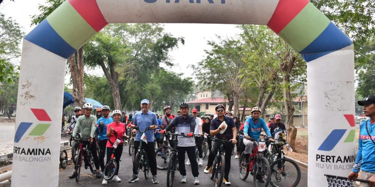 Budayakan Hidup Sehat, GM dan Perwira Kilang Gowes Bersama