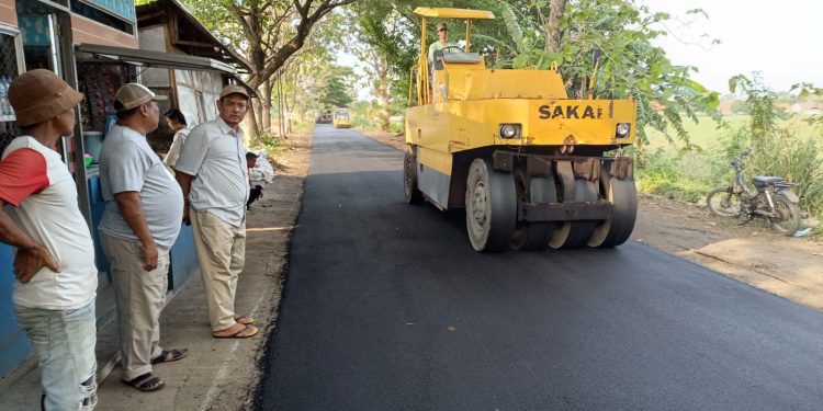 Jalan Rusak di Kecamatan Susukanlebak Cirebon Akhirnya Diperbaiki Berkat Kepedulian Tokoh Masyarakat