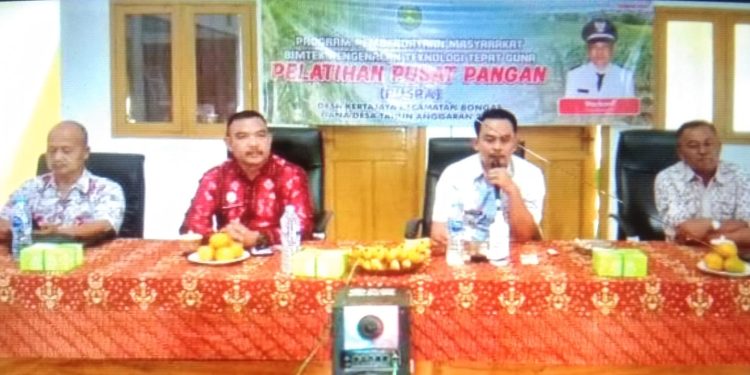 Camat Bongas , Ali Alamudin,SH,Sosialisasi Bantuan Pangan Provinsi
