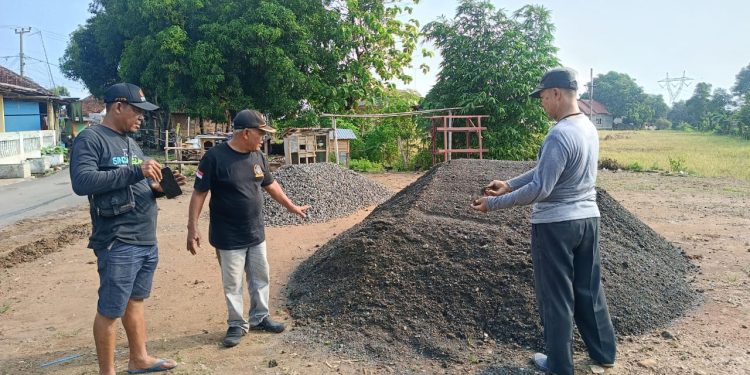 Pemdes Karangmangu Gelar Pengecoran Beton di Blok Cantilan