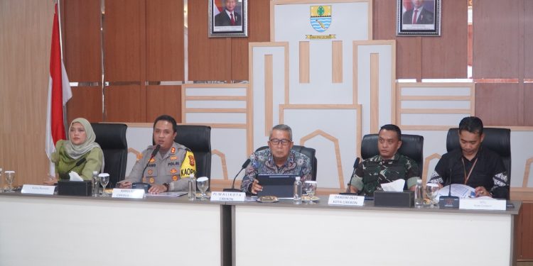 Kapolres Cirebon Kota Hadiri Rakor Strategis untuk Sukseskan Pendistribusian Logistik dan Pembersihan Alat Peraga Kampanye Pilkada 2024