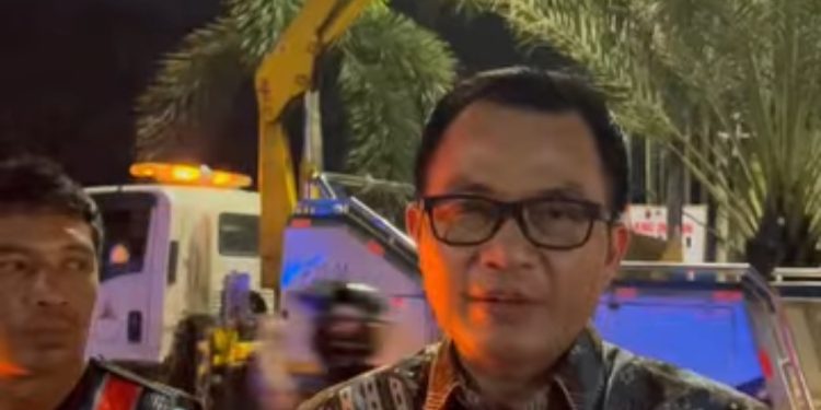 Pj. Bupati Cirebon Tinjau Pemeliharaan Penerangan Jalan Umum, Fokus pada Keselamatan dan Kenyamanan Pengguna Jalan