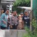 Pj. Bupati Cirebon Tinjau Langsung Penyumbatan Saluran Air di Kecamatan Weru, Fokuskan Pada Pencegahan Banjir