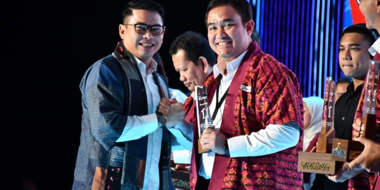 GM Kilang Balongan Raih Penghargaan