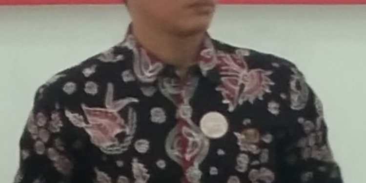 Jelang Tahun Baru, Pemcam Kandanghaur Ganti Mebeler 